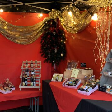 TÄGLICH GEÖFFNET BIS WEIHNACHTEN (ausser So). Herzlich willkommen in unserem Weihnachtszelt!